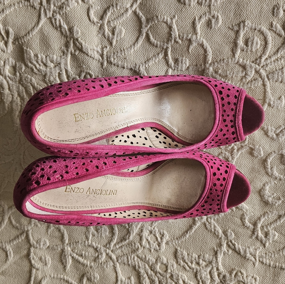 Pink, size 7.5 - Picture 4 of 5